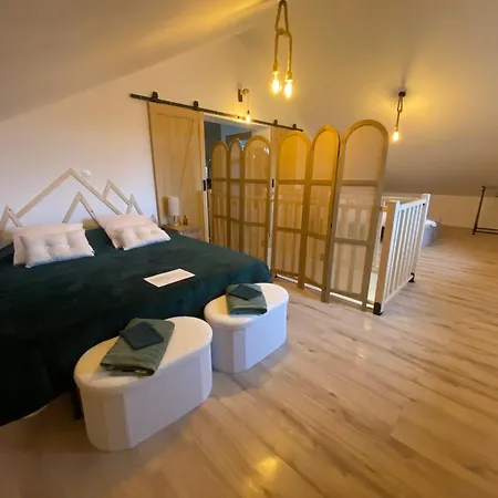 Les Enfants Gates Apartment *